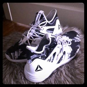 Women’s size 11 Marble Shoes